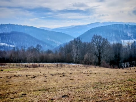teren la munte de vanzare Negreni Cluj vedere aeriana spre vai si padure