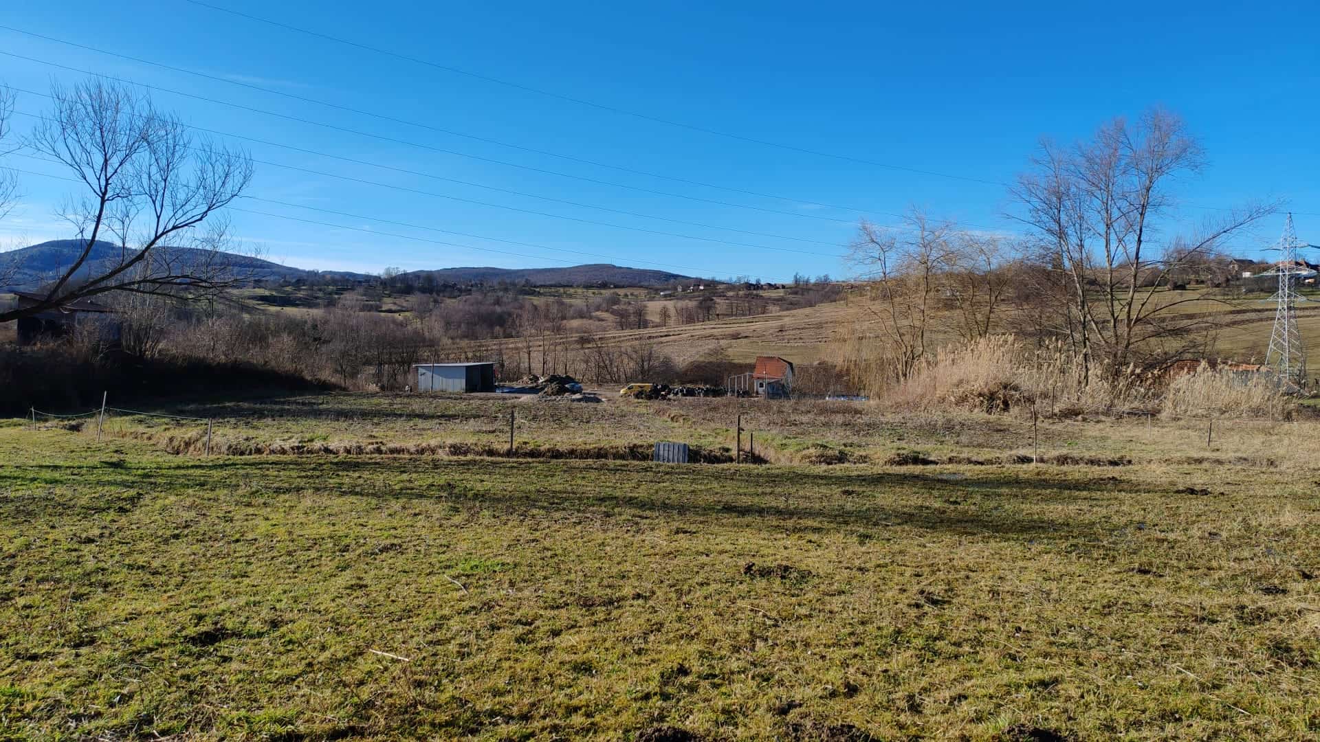 Localizare teren Bratca Beznea Bihor, aproape de drum și într-o zonă cu acces facil