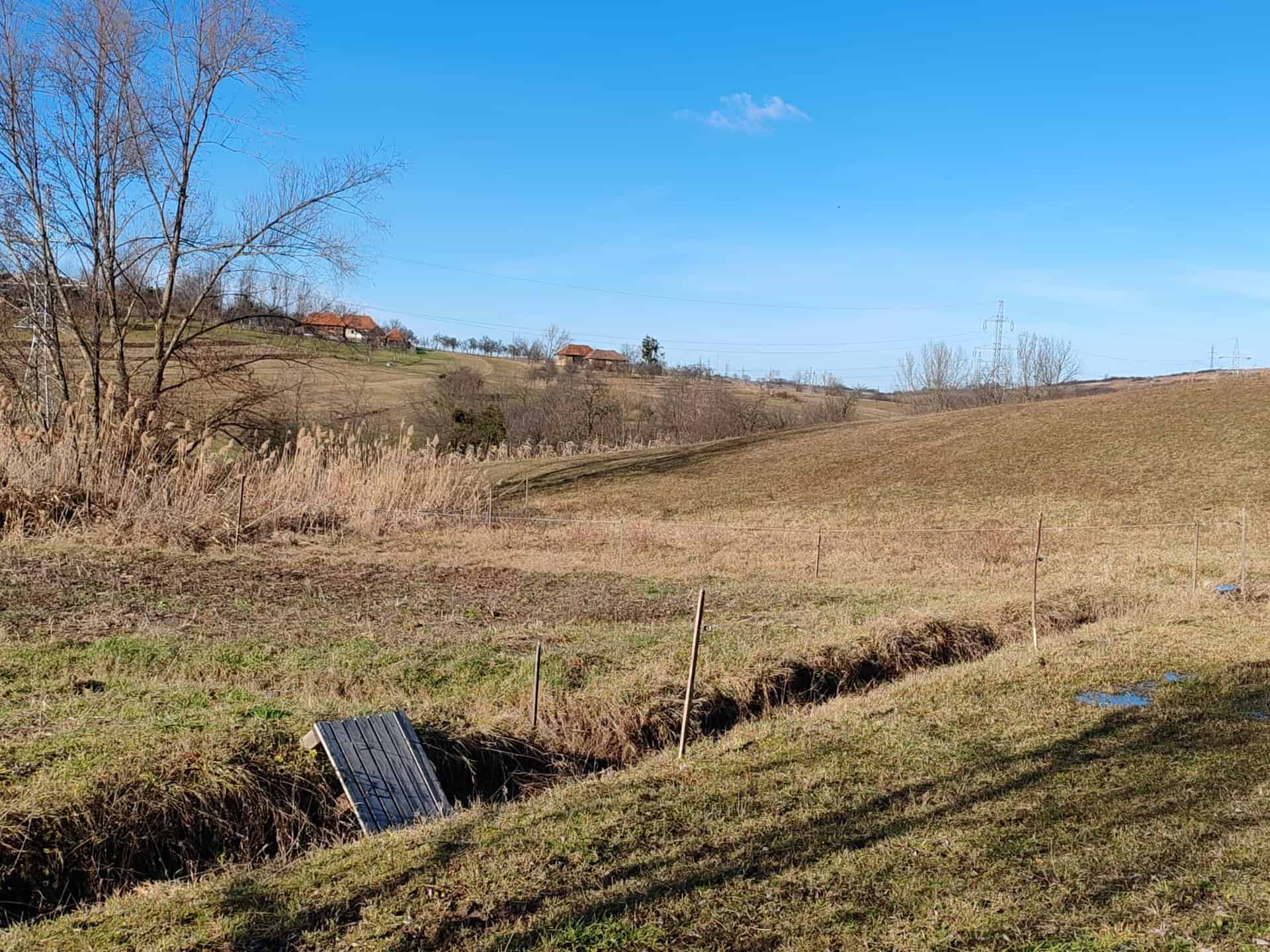 Drum în zona Bratca Bihor, acces către terenul extravilan de vânzare din Beznea