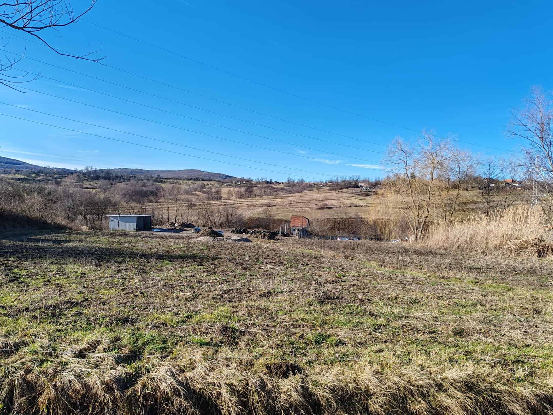 Teren de vânzare Beznea Bihor, proprietate extravilană poziționată într-o zonă rurală liniștită